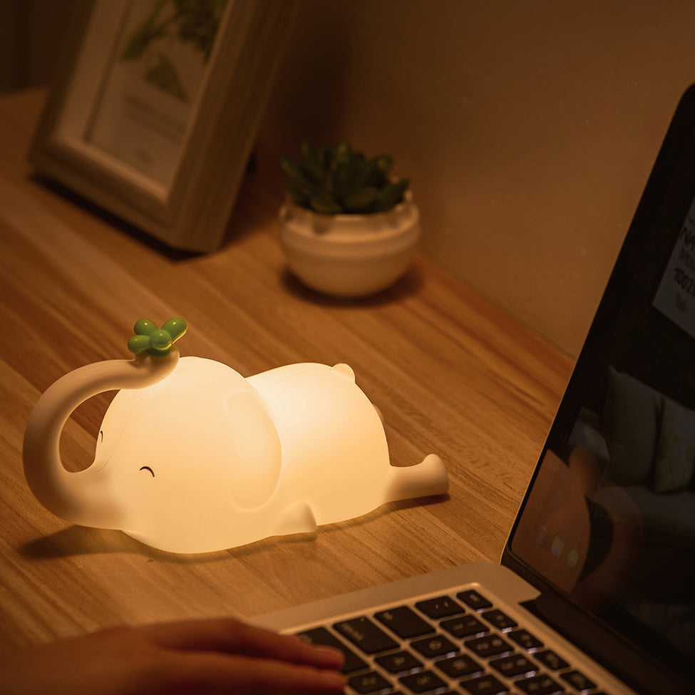 MeWaii® Squishy Silikon Fliegender Elefant LED Nachtlicht – Perfektes Geschenk für Kinder und Mädchen